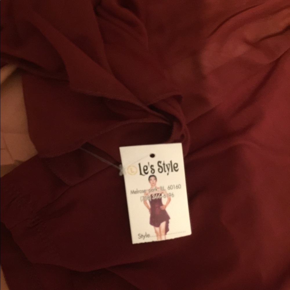 Plus size blouse. Very cute with tags - Picture 2 of 3